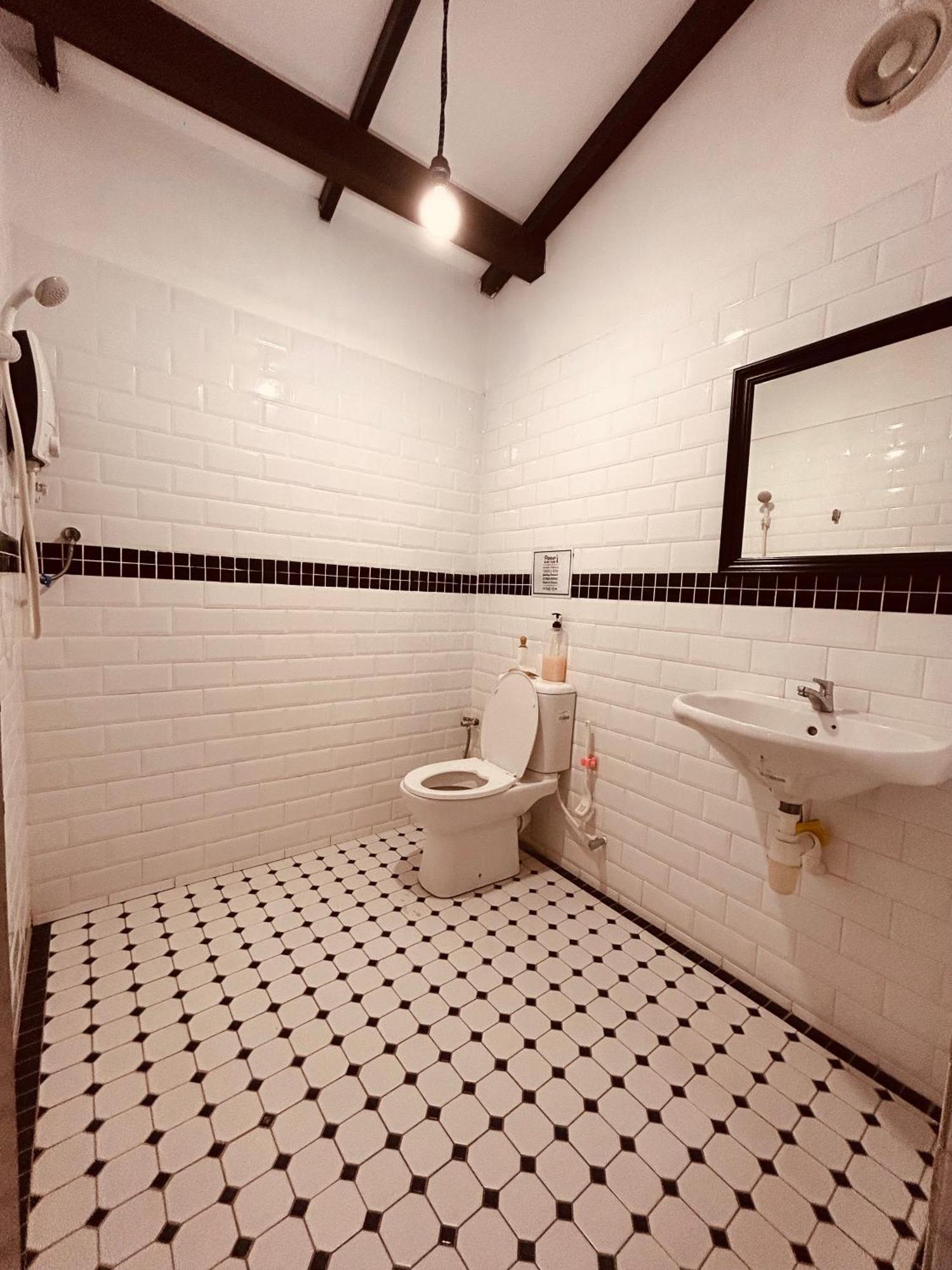 New Great Shanghai Female Hostel George Town Room photo